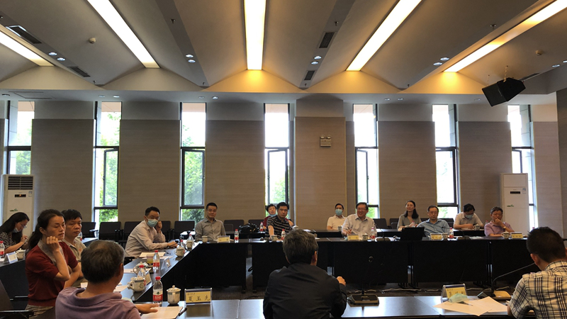 学校召开基础学科（理科）发展研讨会